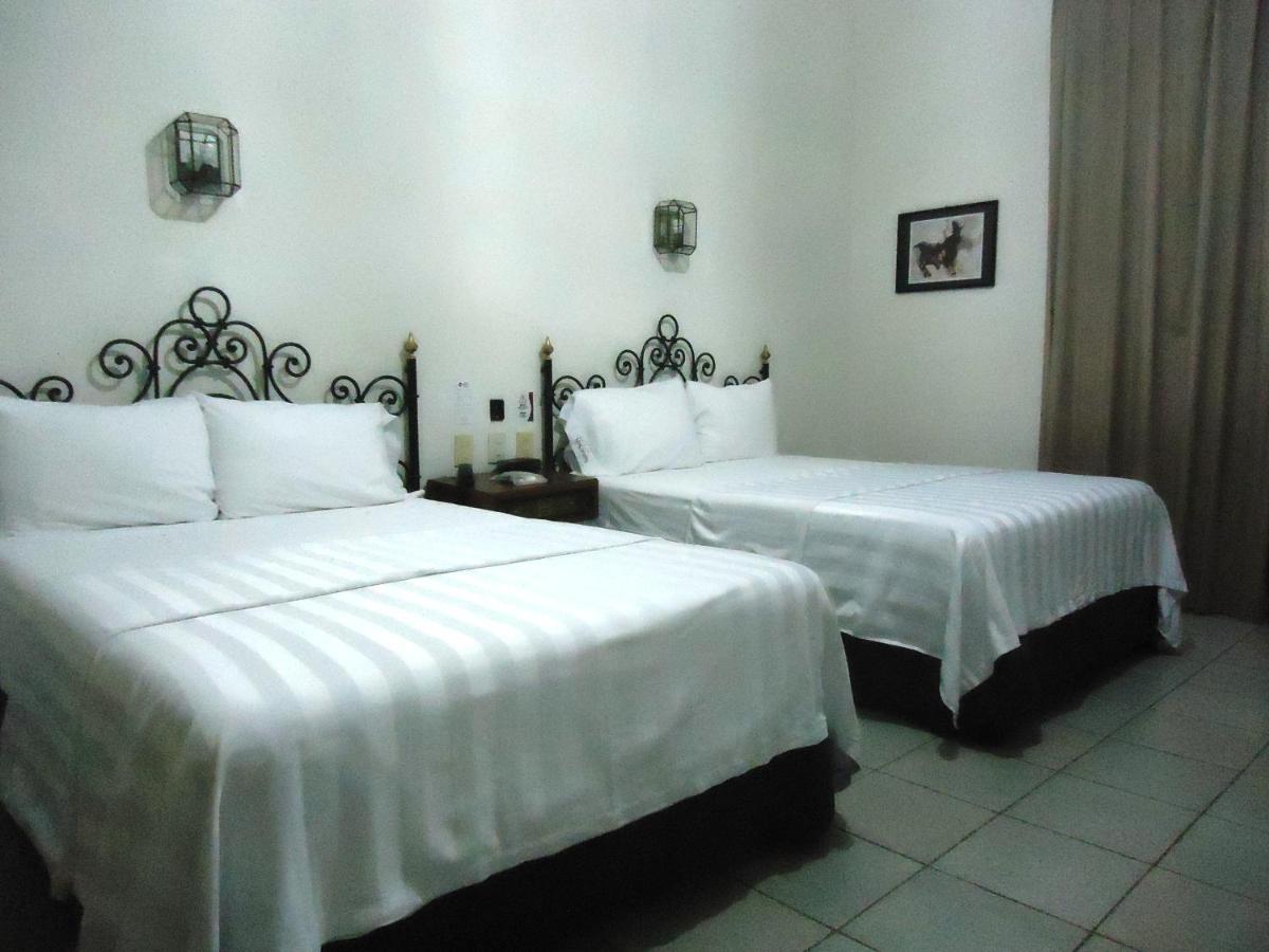 Hotel Concierge Plaza Colima Exterior foto