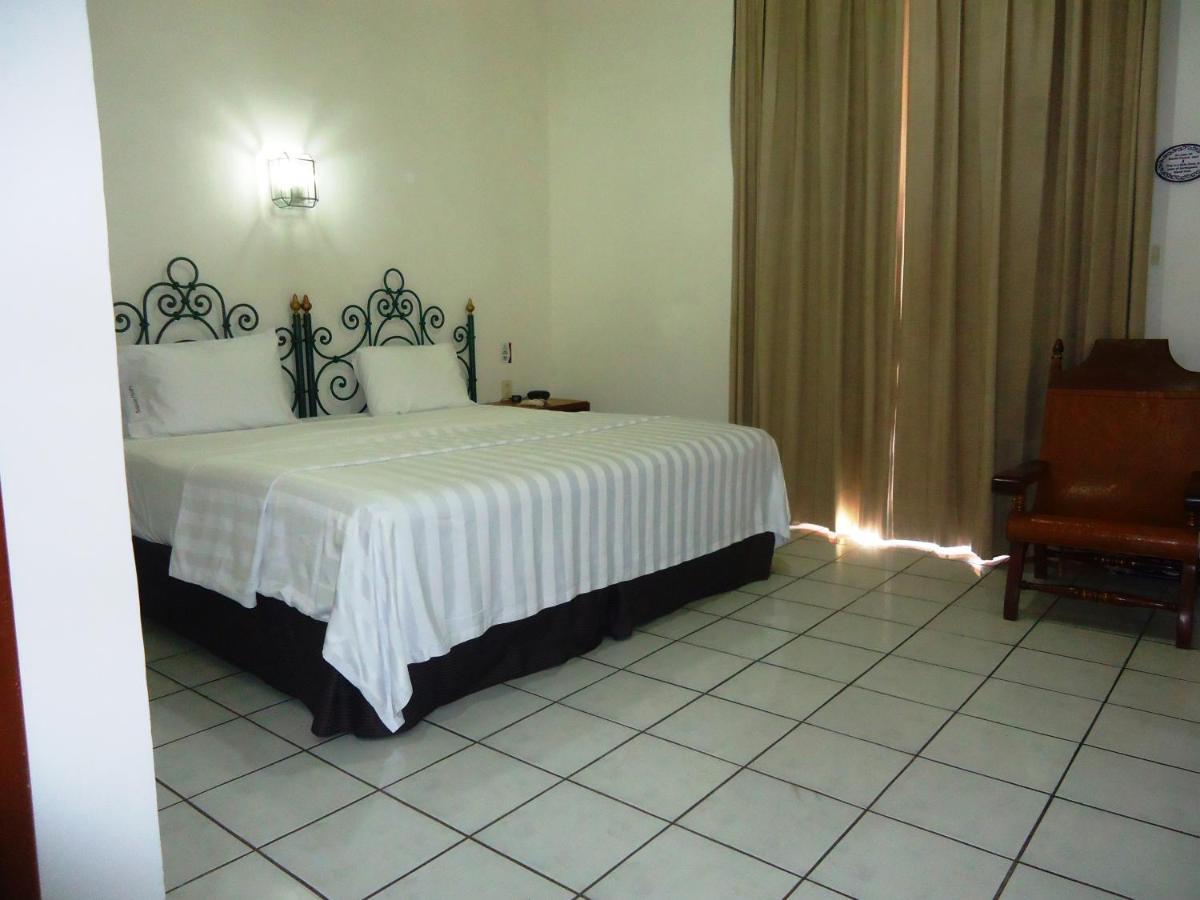 Hotel Concierge Plaza Colima Exterior foto
